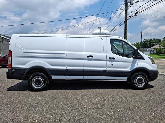 Photo of 2015 Oxford White Ford Transit-350