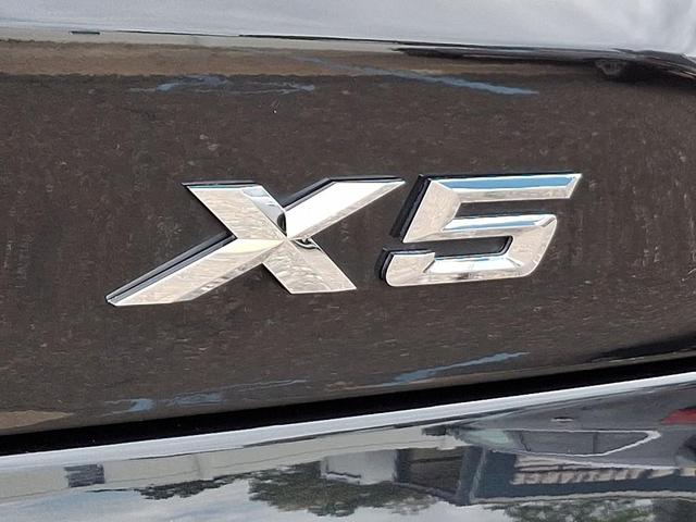 Photo of 2019 Black Sapphire Metallic BMW X5