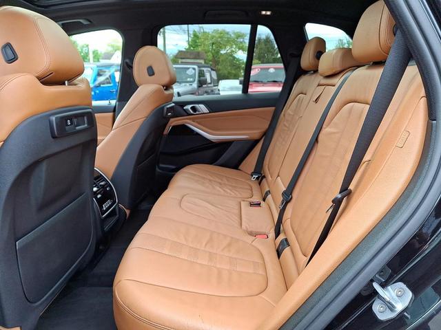 Photo of 2019 Black Sapphire Metallic BMW X5