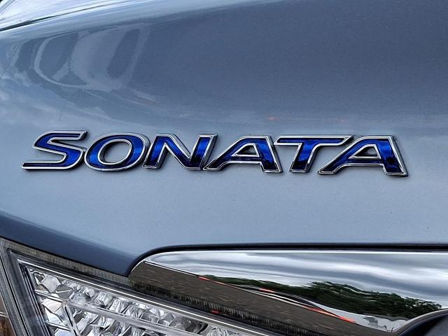 Photo of 2014 Blue Sky Metallic Hyundai SONATA Hybrid
