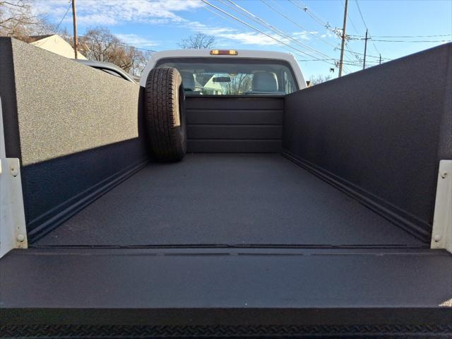 Photo of 2015 Oxford White Ford F-250