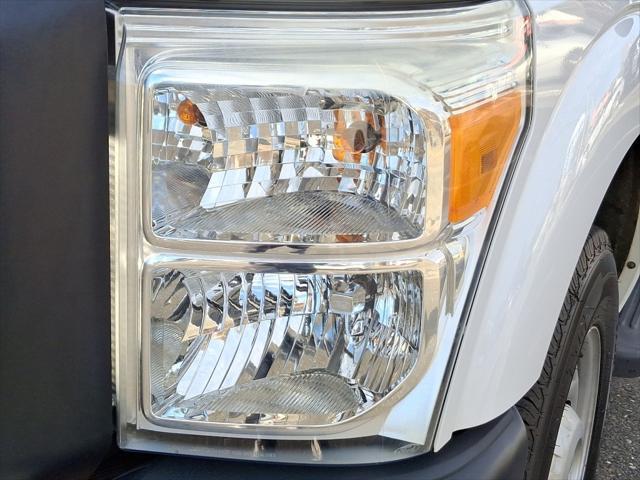 Photo of 2015 Oxford White Ford F-250