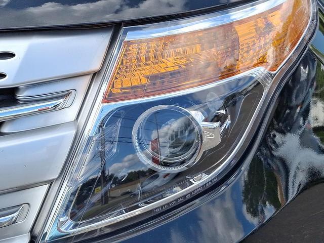 Photo of 2015 Tuxedo Black Metallic Ford Explorer