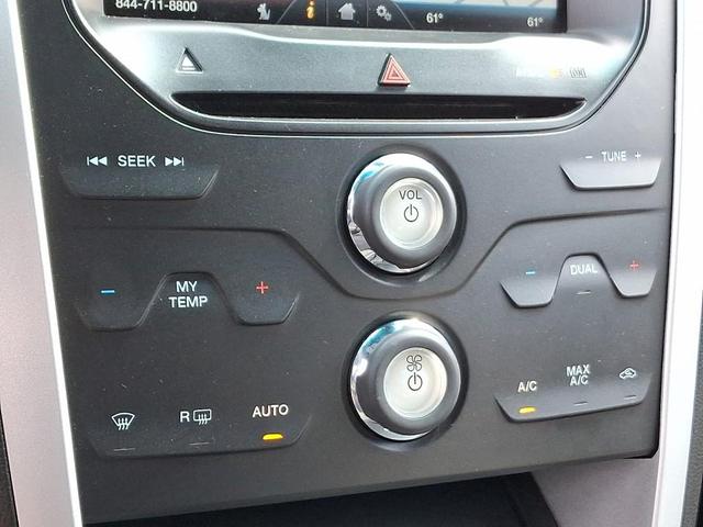 Photo of 2015 Tuxedo Black Metallic Ford Explorer