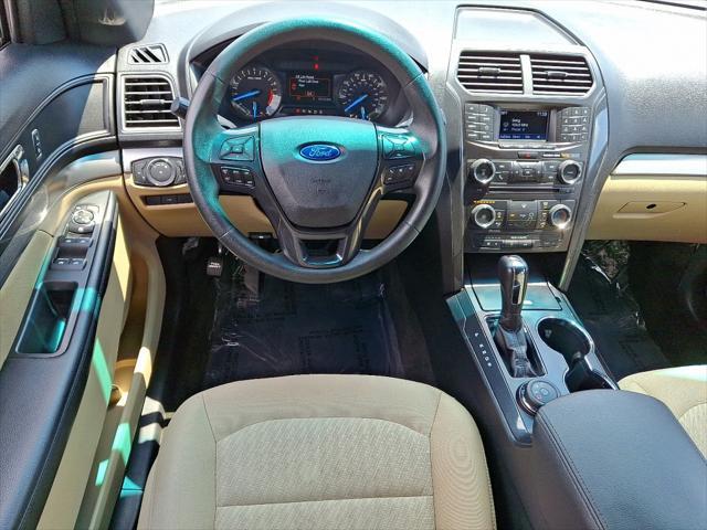 Photo of 2016 Oxford White Ford Explorer