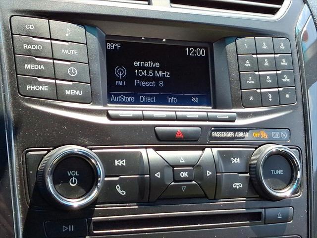 Photo of 2016 Oxford White Ford Explorer