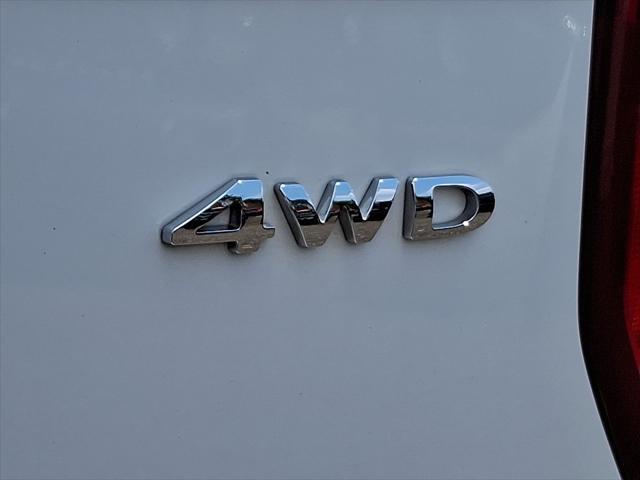 Photo of 2016 Oxford White Ford Explorer