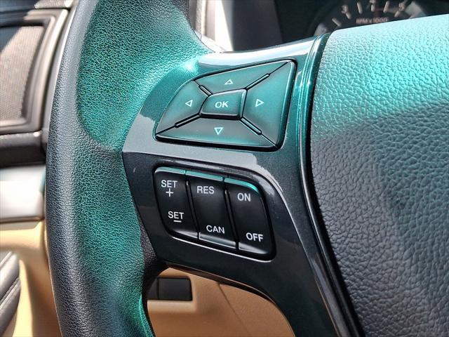 Photo of 2016 Oxford White Ford Explorer