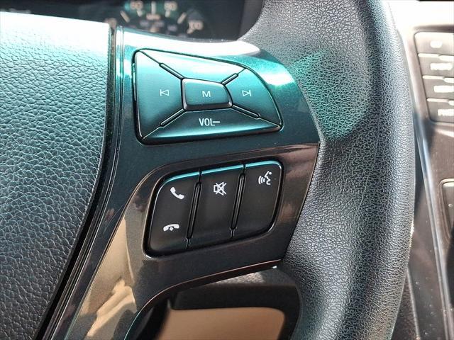 Photo of 2016 Oxford White Ford Explorer