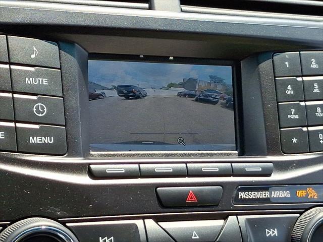 Photo of 2016 Oxford White Ford Explorer