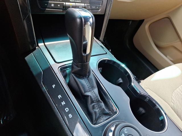 Photo of 2016 Oxford White Ford Explorer