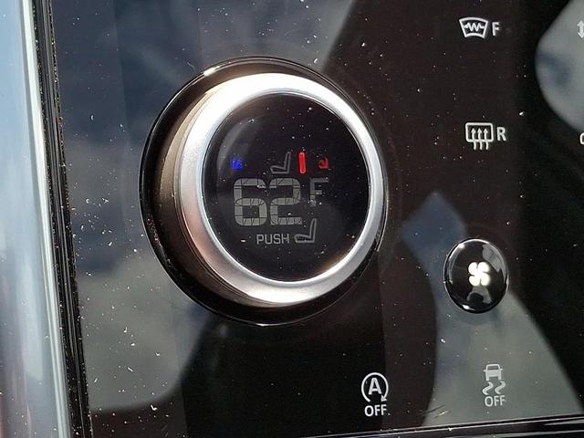 Photo of 2020 Byron Blue Metallic Land Rover Discovery Sport