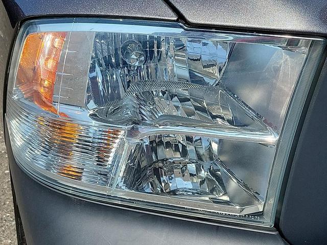 Photo of 2016 Granite Crystal Metallic Clearcoat RAM 1500