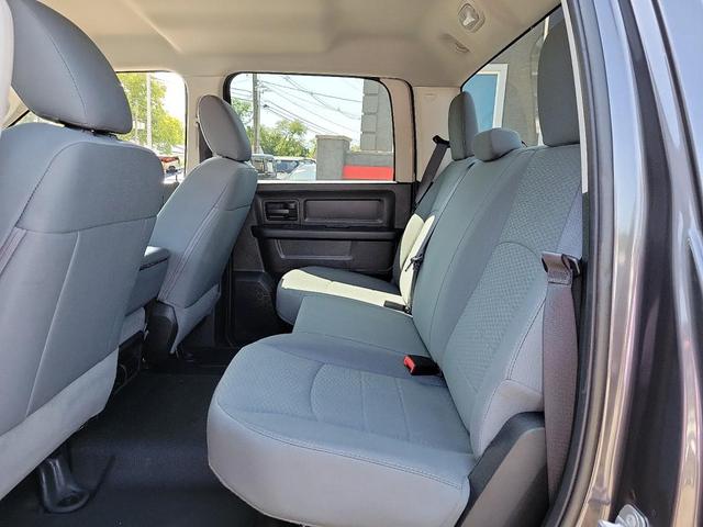Photo of 2016 Granite Crystal Metallic Clearcoat RAM 1500