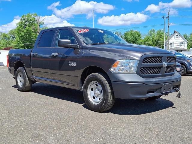 Photo of 2016 Granite Crystal Metallic Clearcoat RAM 1500