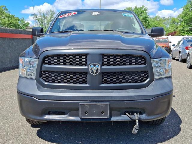 Photo of 2016 Granite Crystal Metallic Clearcoat RAM 1500