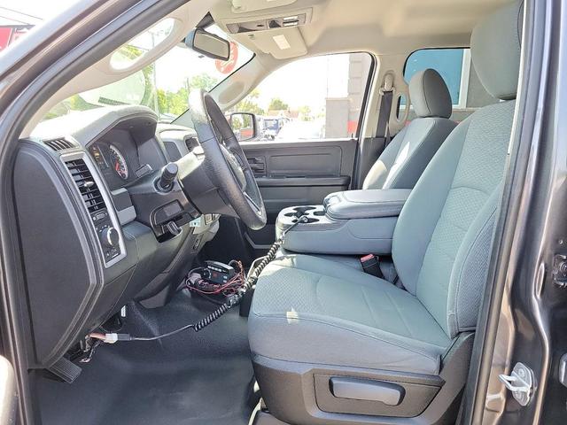 Photo of 2016 Granite Crystal Metallic Clearcoat RAM 1500