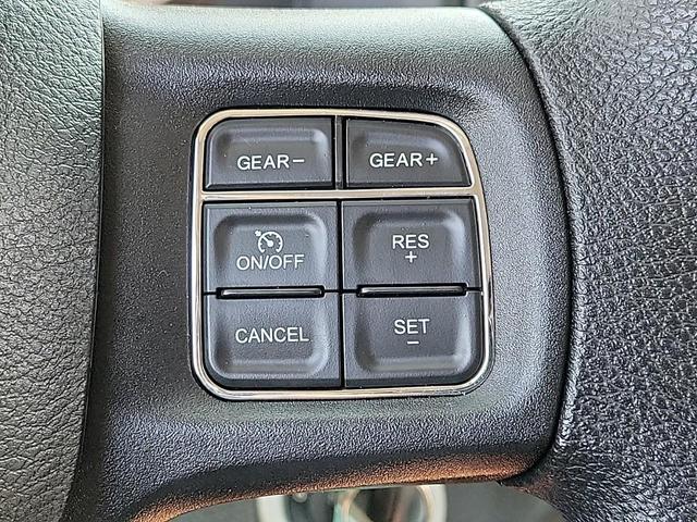 Photo of 2016 Granite Crystal Metallic Clearcoat RAM 1500