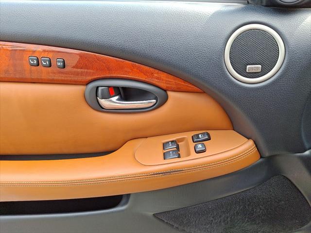 Photo of 2004 Egyptian Sand Pearl Lexus SC 430