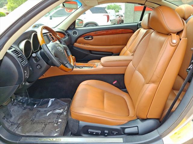 Photo of 2004 Egyptian Sand Pearl Lexus SC 430