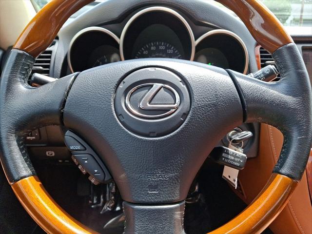 Photo of 2004 Egyptian Sand Pearl Lexus SC 430
