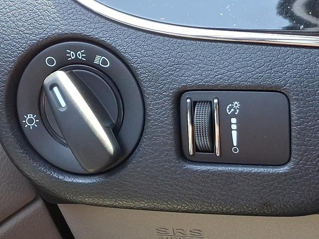 Photo of 2017 White Knuckle Clearcoat Dodge Grand Caravan