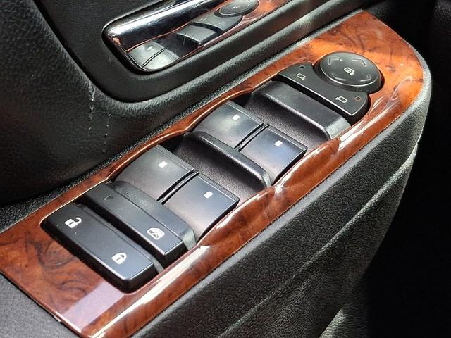 Photo of 2014 Black Chevrolet Tahoe
