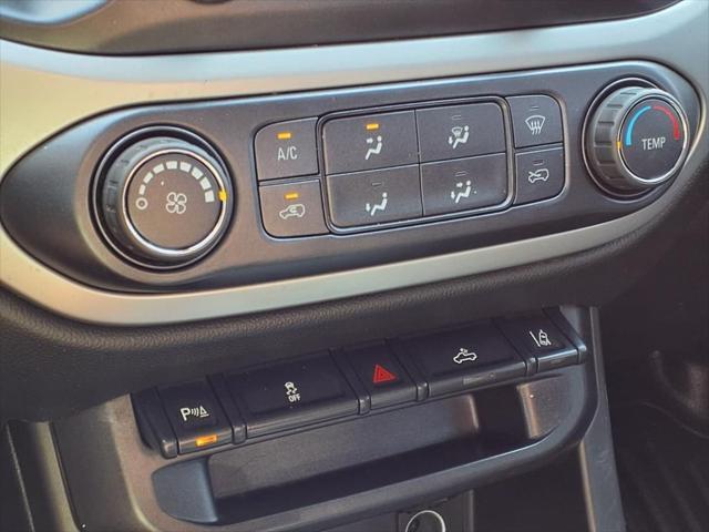 Photo of 2021 Summit White Chevrolet Colorado