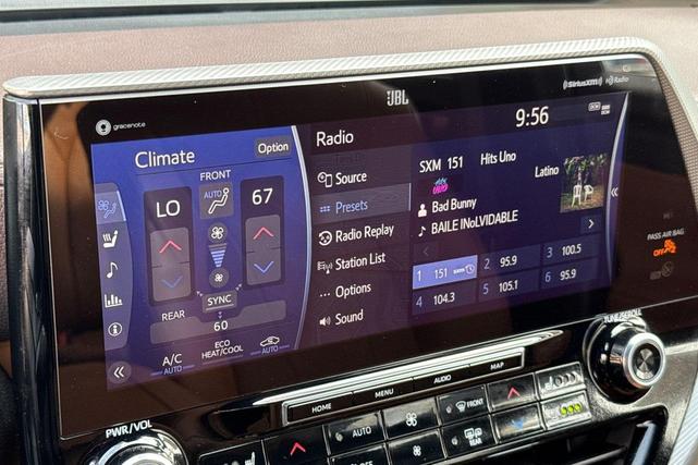 Photo of 2020 Moon Dust Toyota Highlander Hybrid