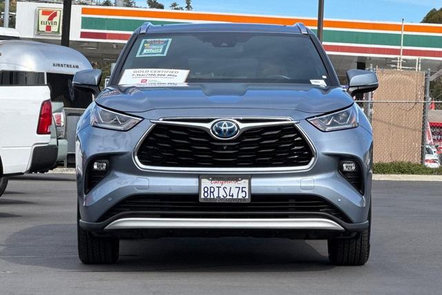 Photo of 2020 Moon Dust Toyota Highlander Hybrid