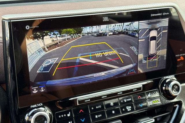 Photo of 2020 Moon Dust Toyota Highlander Hybrid