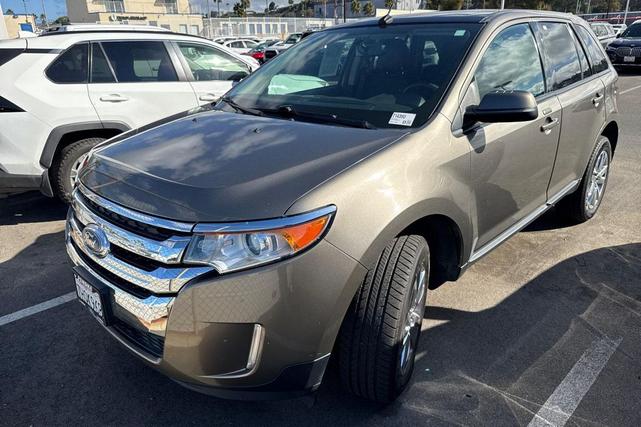 Photo of 2014 Mineral Gray Metallic Ford Edge