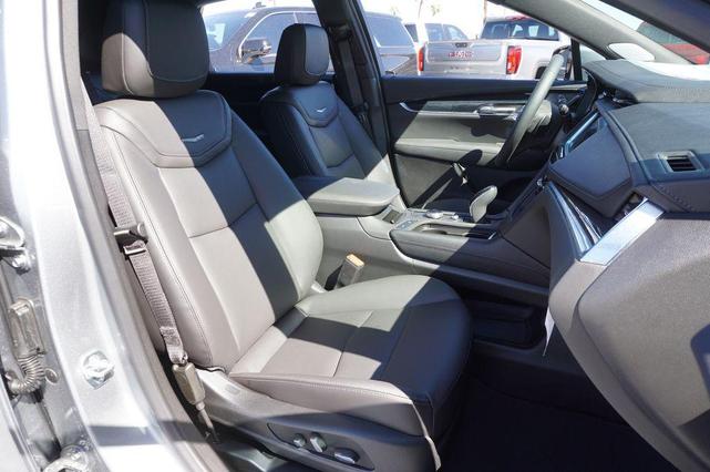 Photo of 2025 Argent Silver Metallic Cadillac XT5
