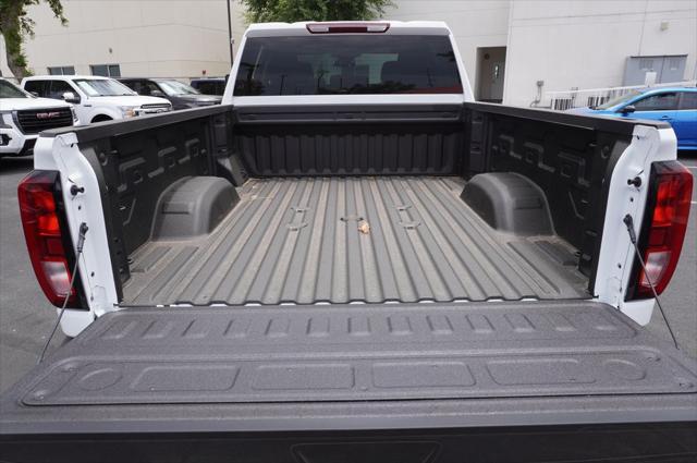 Photo of 2025 Summit White GMC Sierra 3500