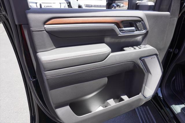 Photo of 2025 Onyx Black GMC Sierra 2500