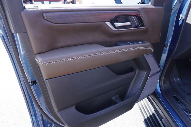 Photo of 2025 Downpour Metallic GMC Yukon