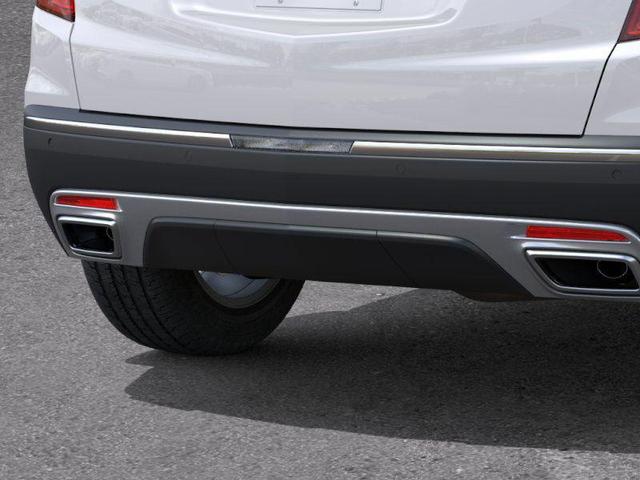 Photo of 2025 Crystal White Tricoat Cadillac XT5