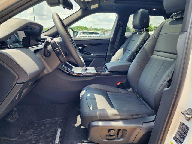 Photo of 2026 FUJI WHIE Land Rover Range Rover Evoque