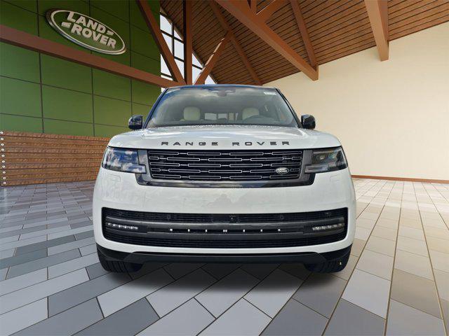 Photo of 2025 Fuji White Land Rover Range Rover