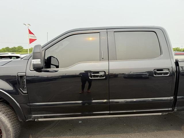 Photo of 2022 Agate Black Metallic Ford F-250