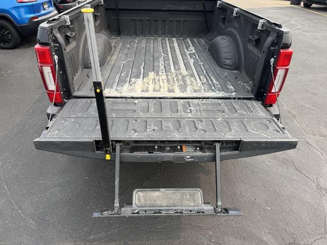 Photo of 2022 Agate Black Metallic Ford F-250