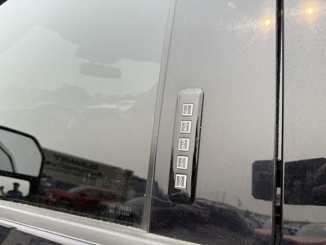 Photo of 2022 Agate Black Metallic Ford F-250