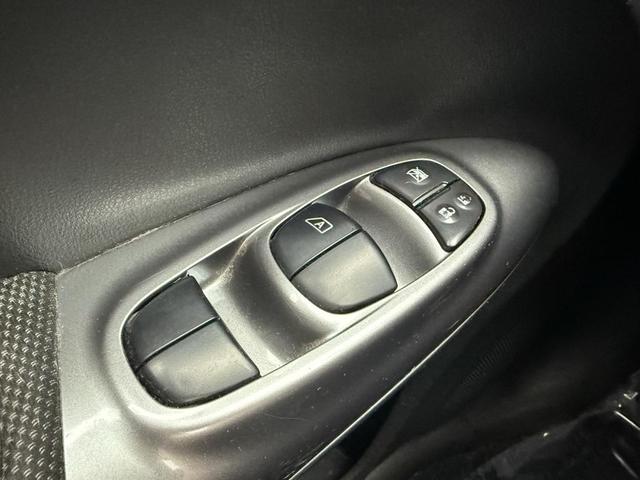 Photo of 2014 Graphite Blue Nissan Juke