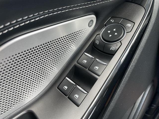 Photo of 2021 Agate Black Metallic Ford Explorer