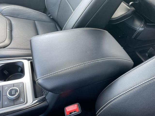 Photo of 2021 Agate Black Metallic Ford Explorer