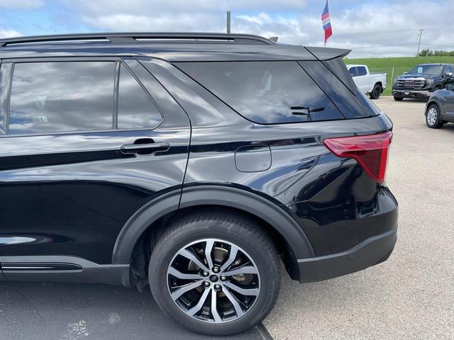 Photo of 2021 Agate Black Metallic Ford Explorer