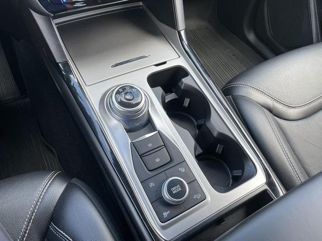 Photo of 2021 Agate Black Metallic Ford Explorer