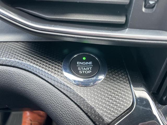 Photo of 2021 Agate Black Metallic Ford Explorer