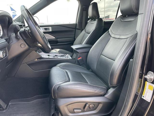 Photo of 2021 Agate Black Metallic Ford Explorer