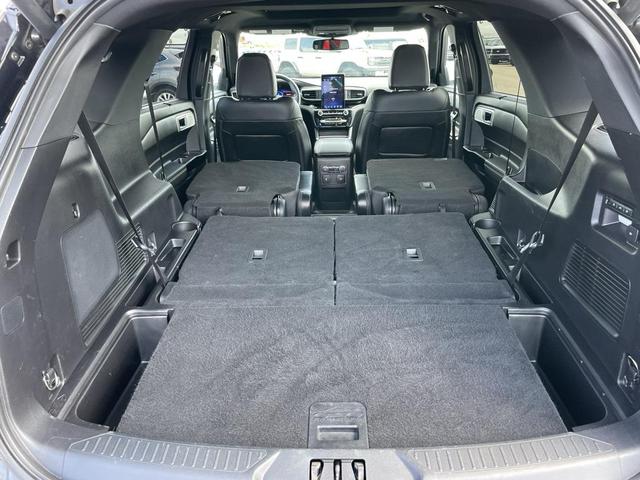 Photo of 2021 Agate Black Metallic Ford Explorer